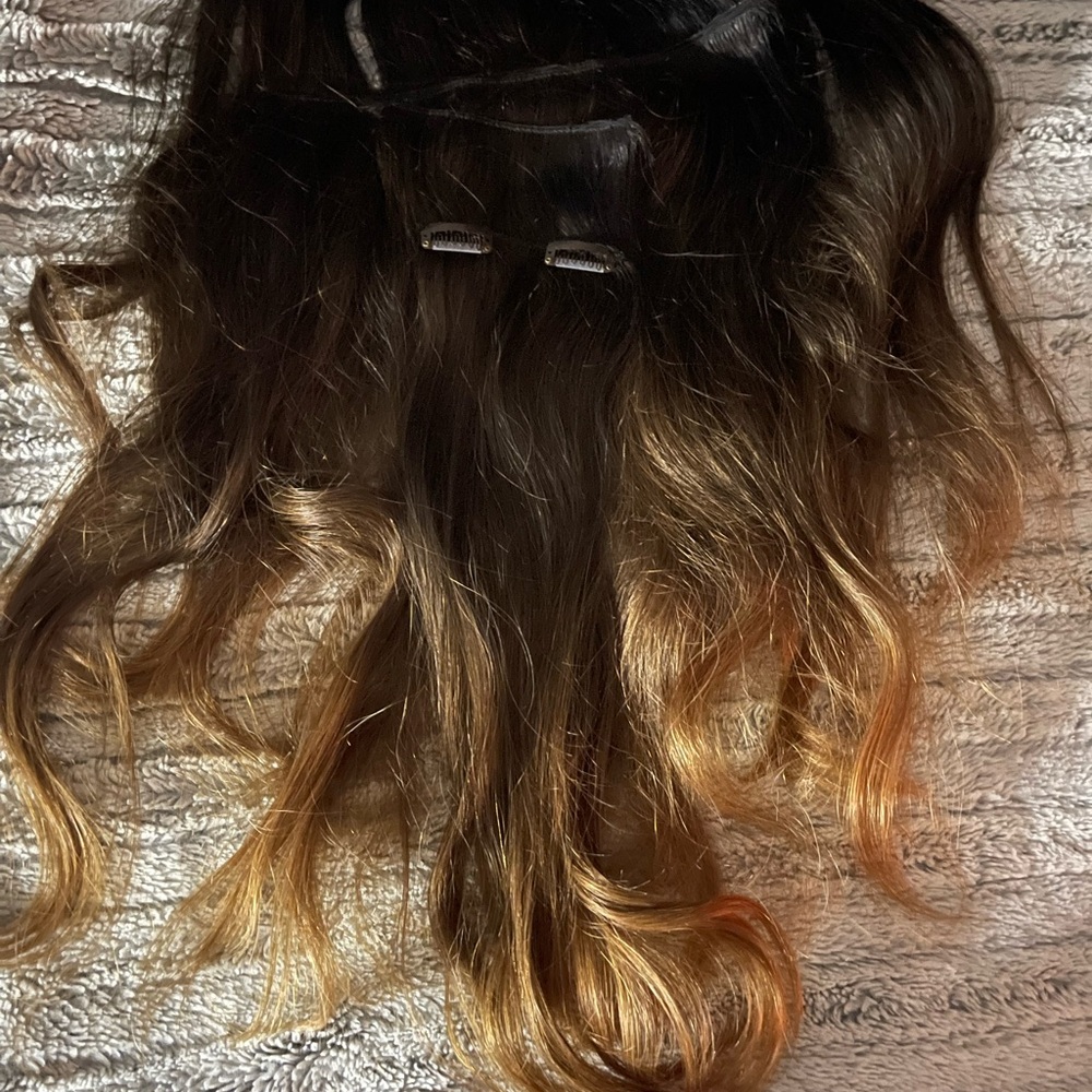 20 inch 2 packs Bellami Pro extensions. Installed for 1 month and then removed.